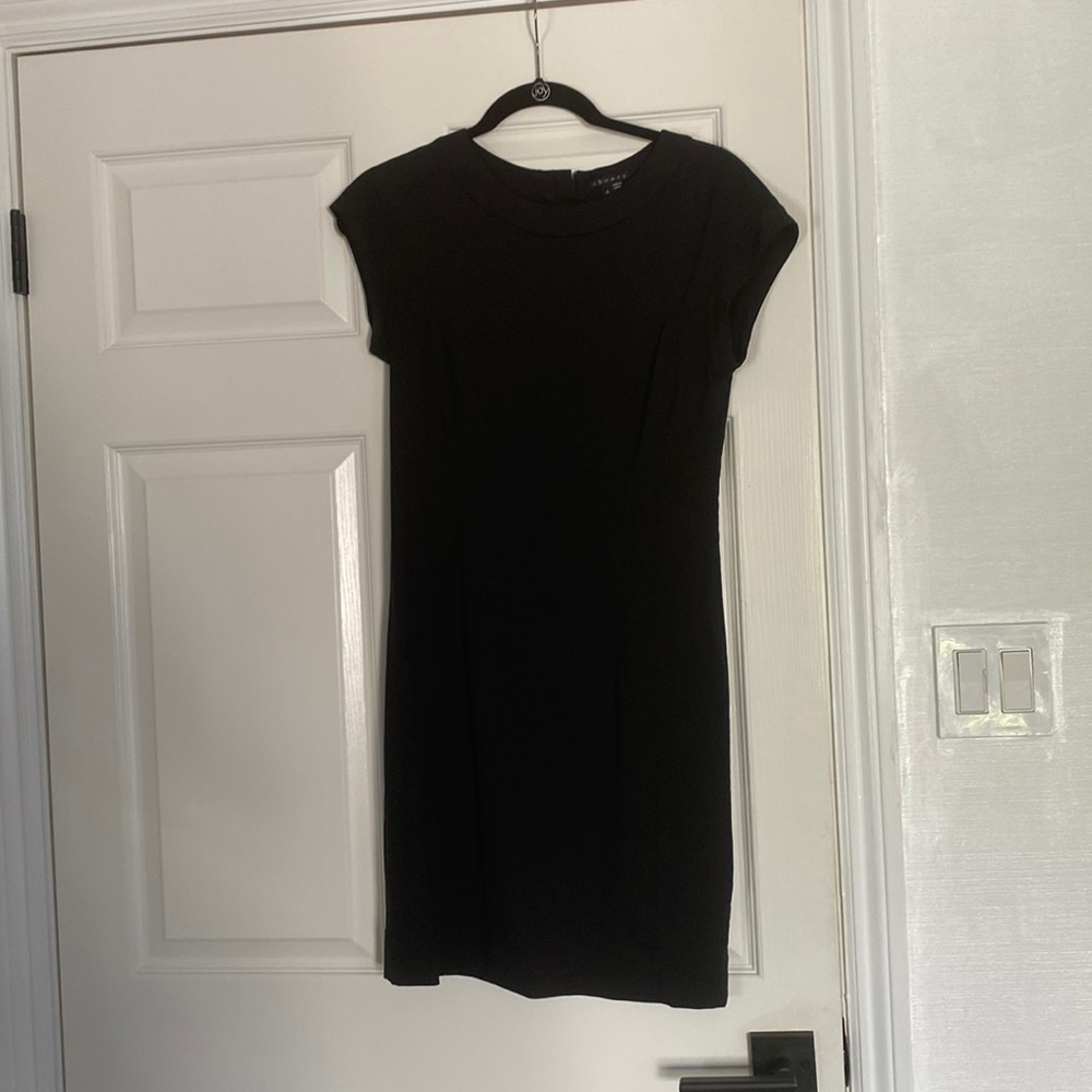 Cute Theory capped sleeve black work dress size 4